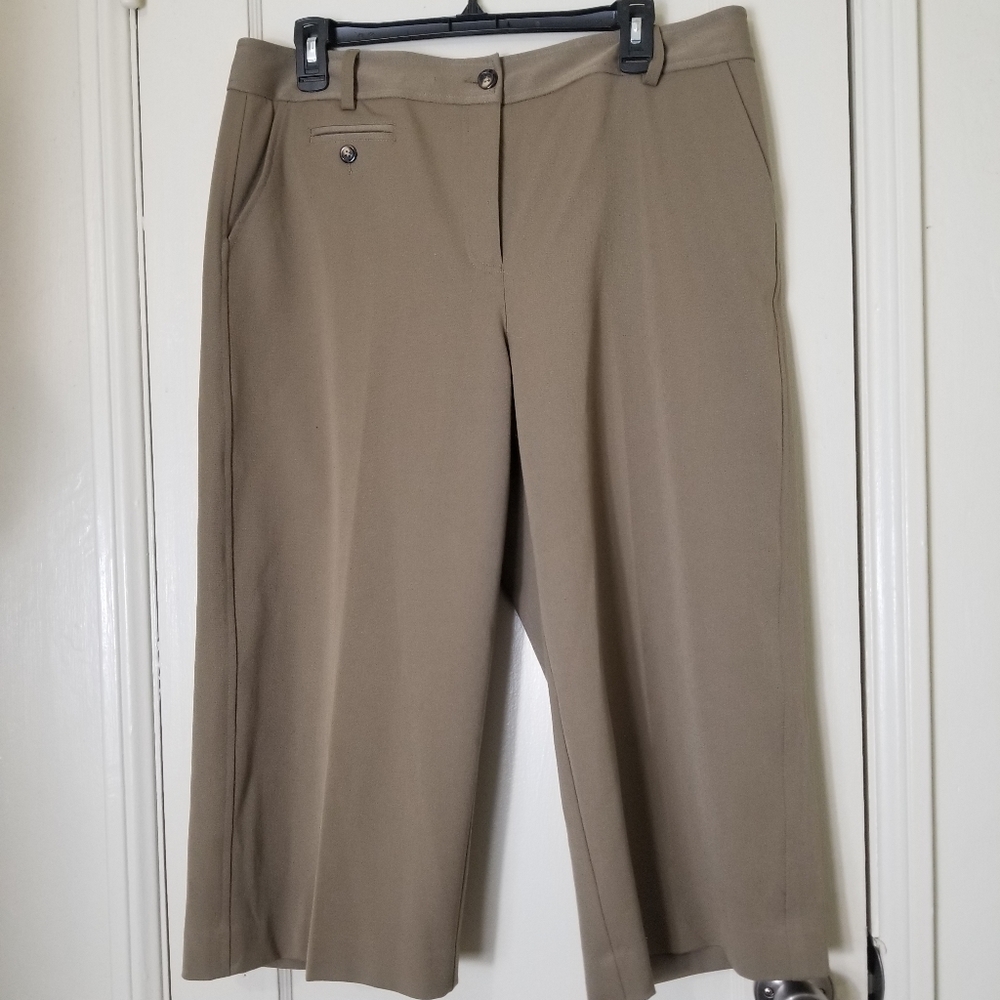 TALBOTS stretch khaki tan flat front crop capri size 14